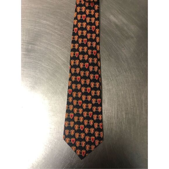 Vintage Chanel Paris Men’s Silk Blue and Red Lion Shield Designer Dress Tie - Picture 7 of 10